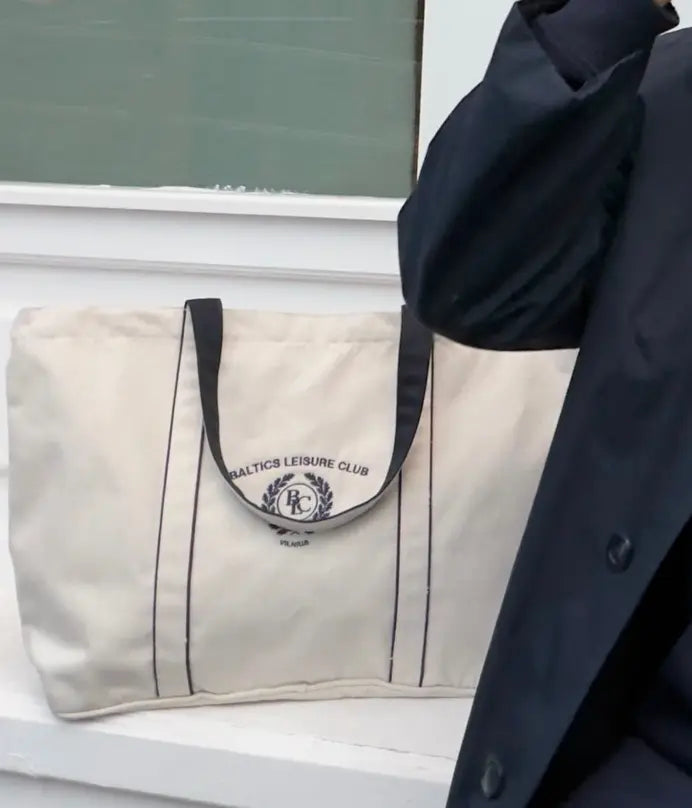 The Heritage Embroidered Tote - White/Navy - Baltics Leisure Club