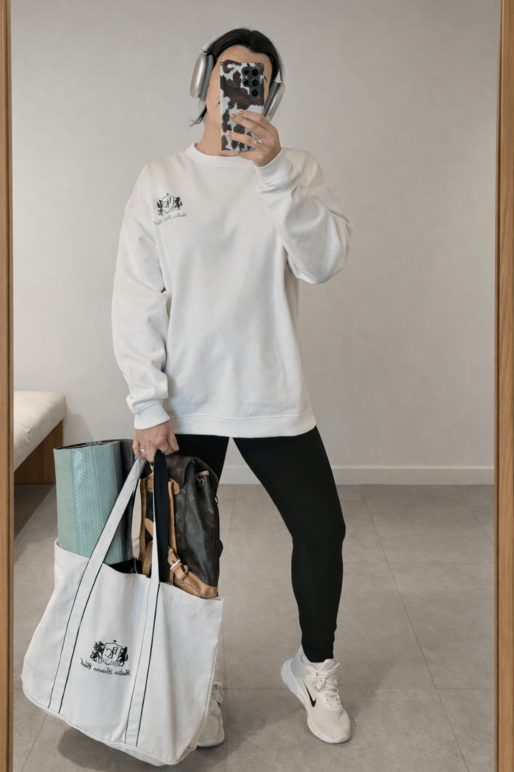 The Club Women Sweatshirt – Off White/Blue - Baltics Leisure Club